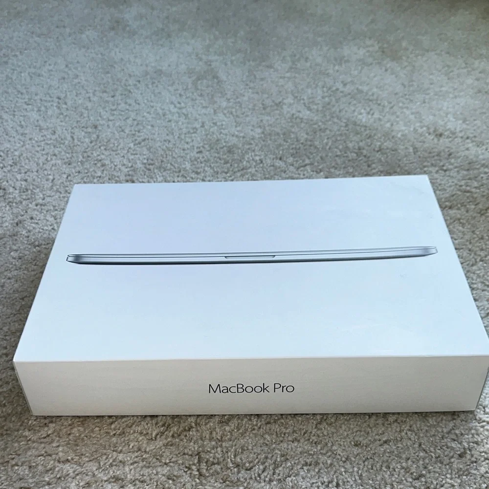 Apple Device Packaging Set in White